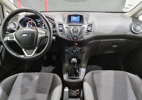 Ford Fiesta cena 17700 przebieg: 39000, rok produkcji 2016 z Poddębice małe 211